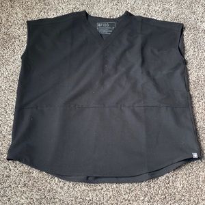 NWOT FIGS Rafaela reverse top. XS. Black